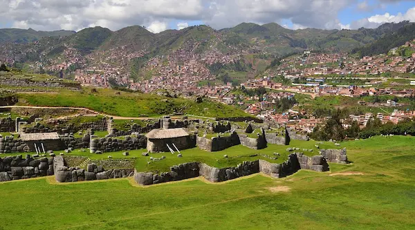 Legends behind Sacsayhuamán and Cusco