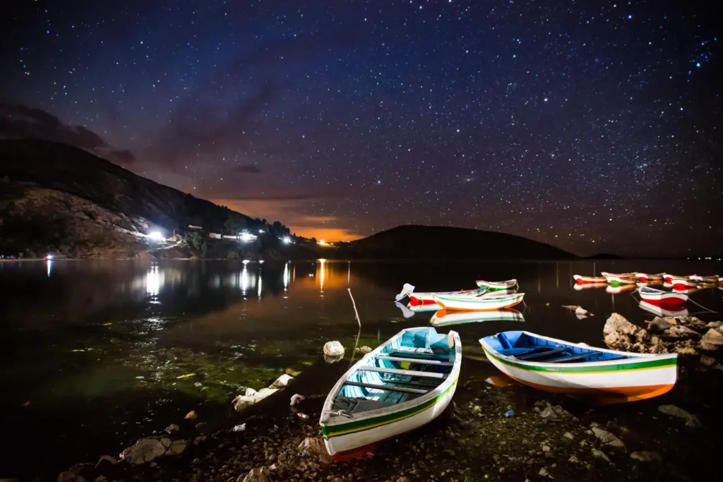 Lake Titicaca and its mysterious lights 