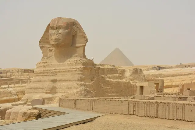 Who discovered Cleopatra’s tomb