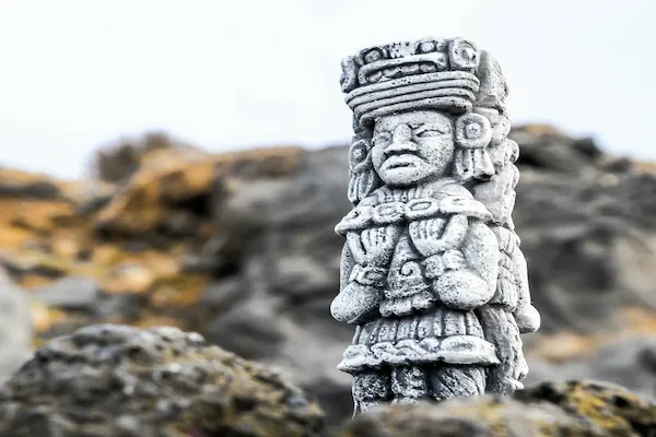 a statue symbolizing the gods of incas