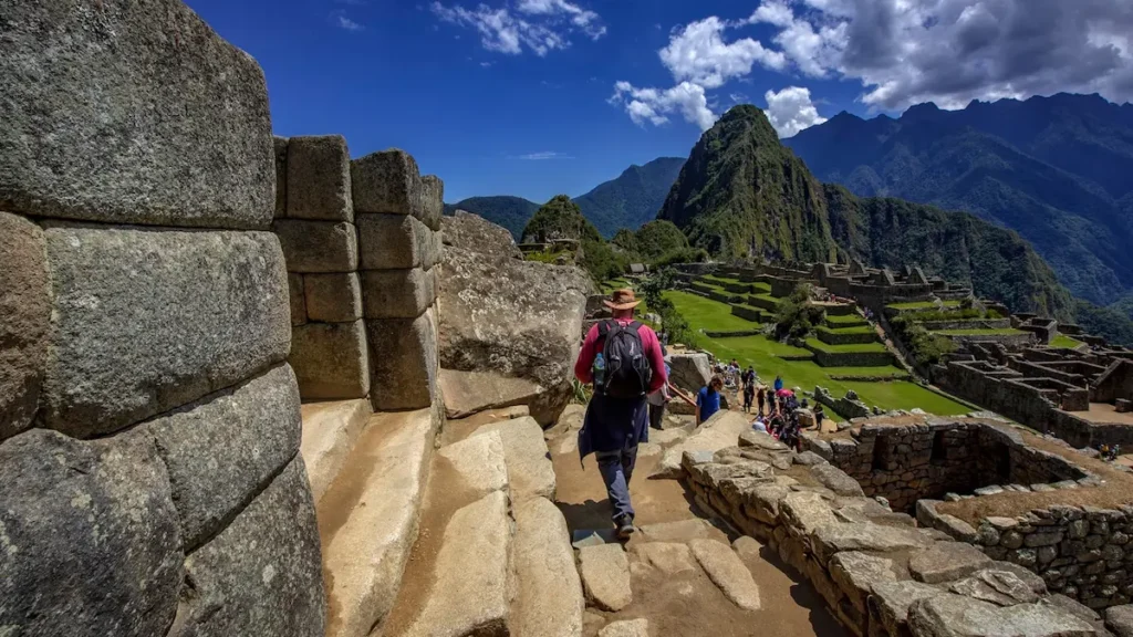 Guied complete 1 day Machu Picchu tour from Cusco