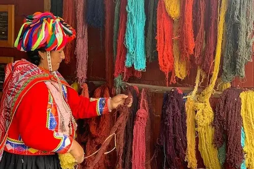 Traditional textile center of Cusco: Complete Cultural Guide 