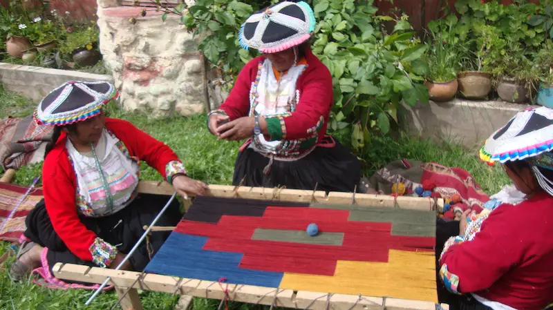 What is a traditional textile center of Cusco