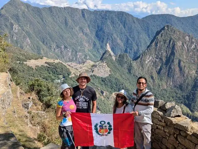 quechuas expeditions peru tour operator